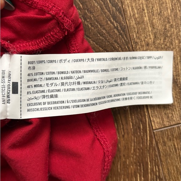 Abercrombie & Fitch Long Sleeve Off-The-Shoulder Draped Top, Rich Ruby, XL - Picture 5 of 8